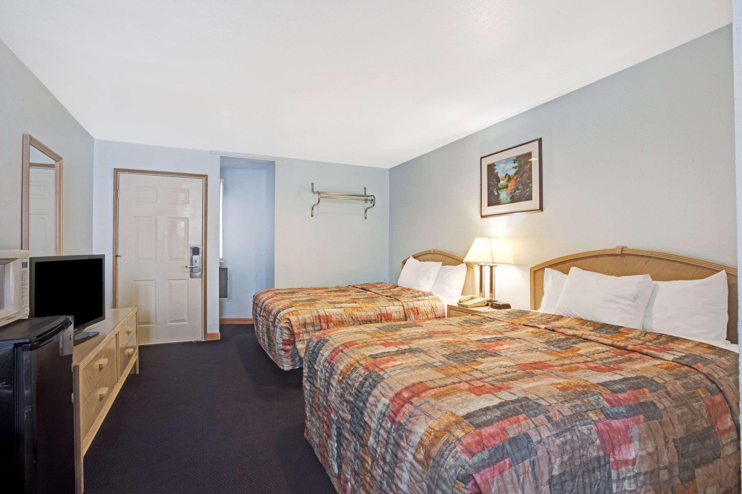 Travelodge By Wyndham Seattle North Of Downtown Екстер'єр фото